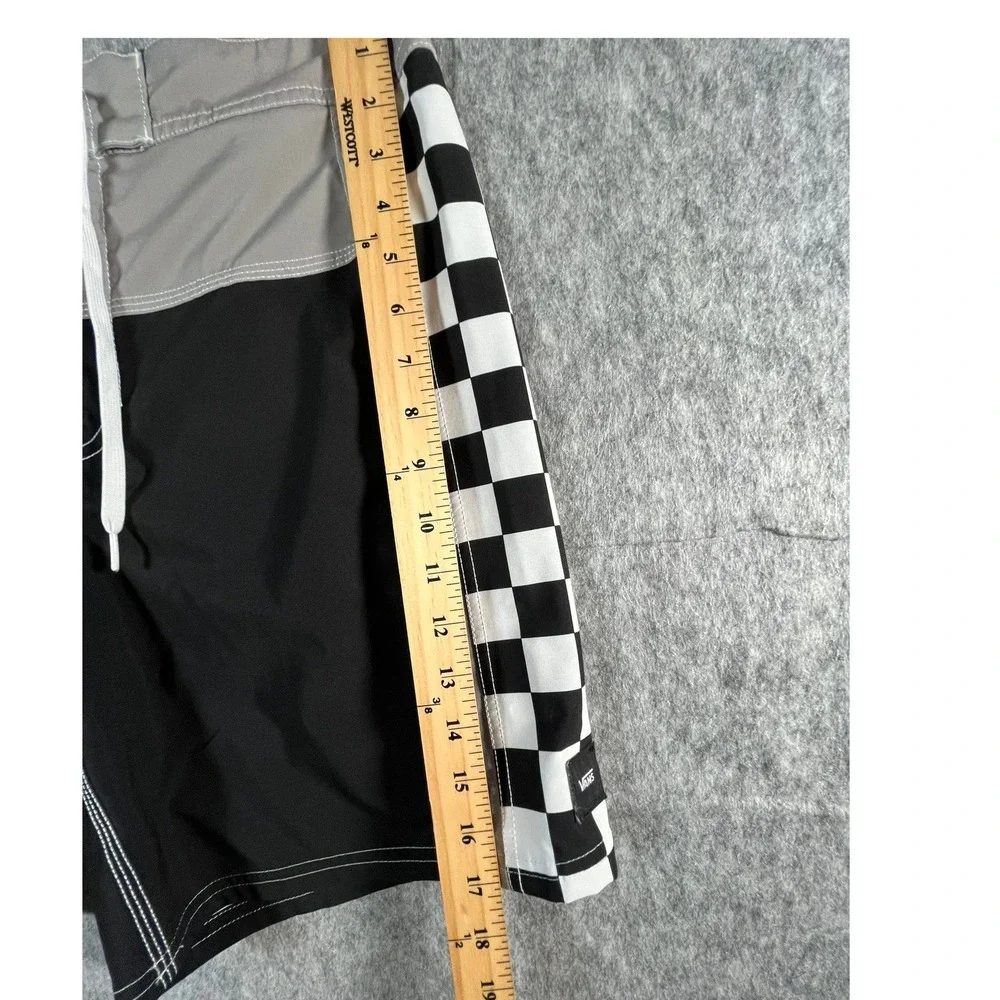 VANS Mens 32 Boardshorts Black Checkerboard Side 7" inseam - Picture 9 of 11